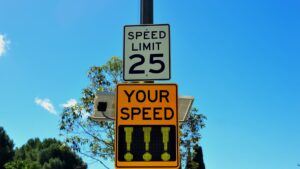 speed tracking sign with speed limit above